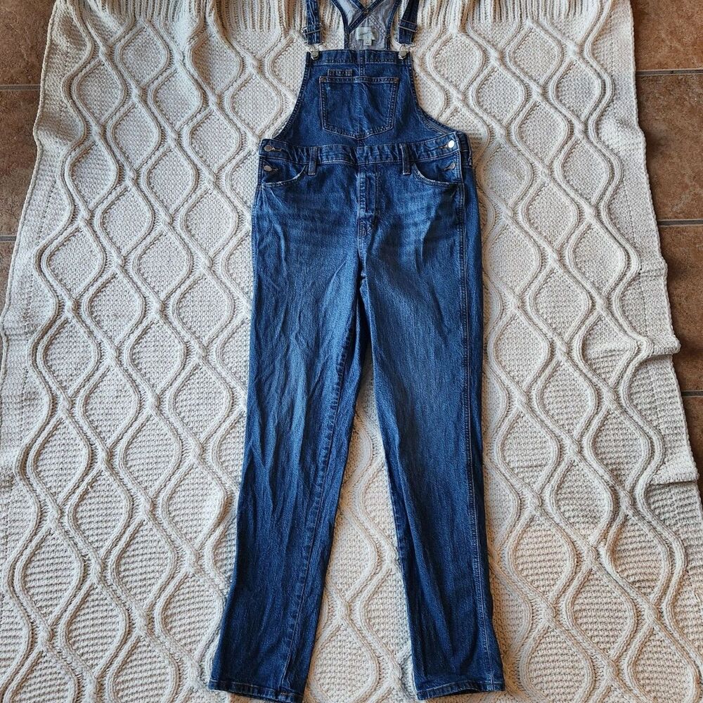 Universal Threads Medium Wash Slim Leg Classic Denim Overalls Size 6